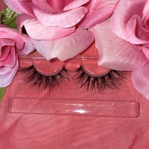 MINK LASHES IN STYLE “BOUJEE”